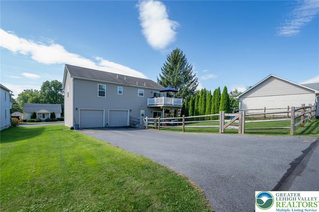 534 Seip Avenue, Nazareth Boro, PA 18064