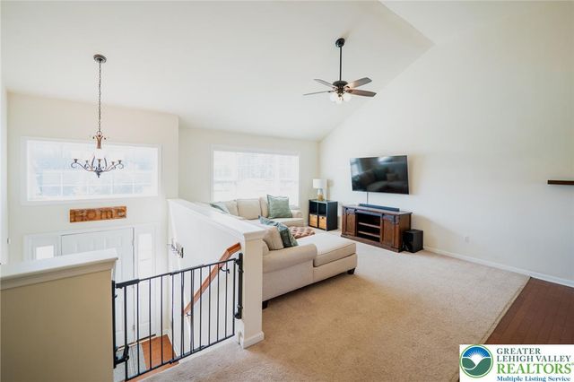 534 Seip Avenue, Nazareth Boro, PA 18064