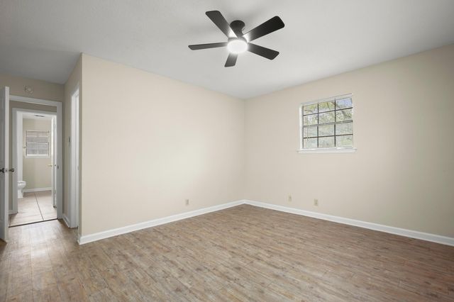 3801 Foust TRL B, Georgetown, TX 78628