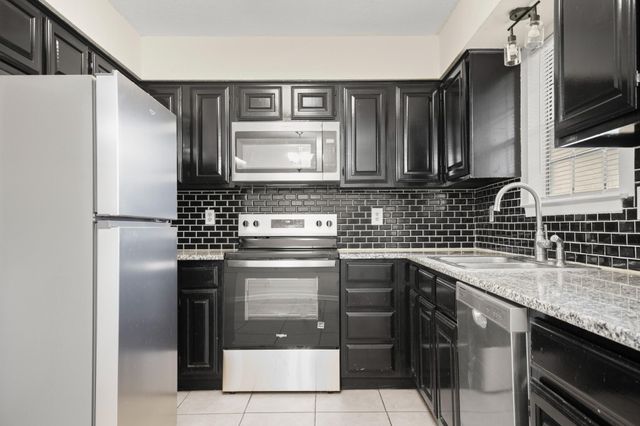 3801 Foust TRL B, Georgetown, TX 78628