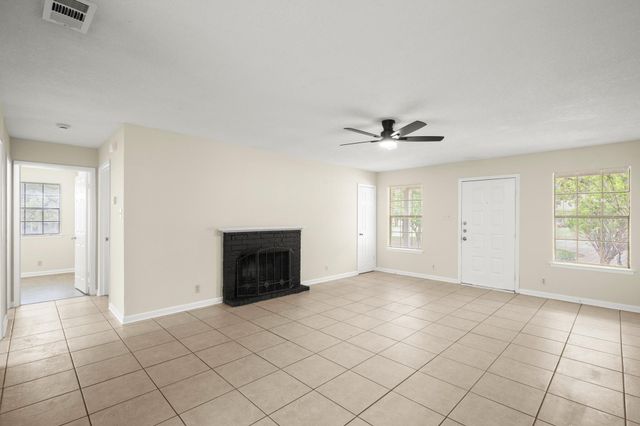 3801 Foust TRL B, Georgetown, TX 78628