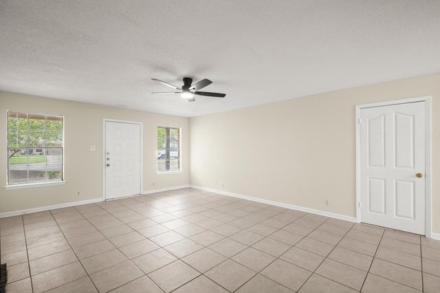 3801 Foust TRL B, Georgetown, TX 78628