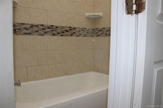195 Autumn Avenue, Brooklyn, NY 11208