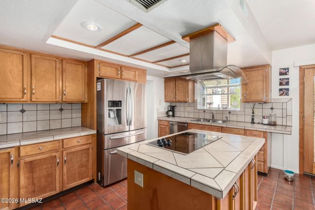 3842 N Calle Hondonada, Tucson, AZ 85750