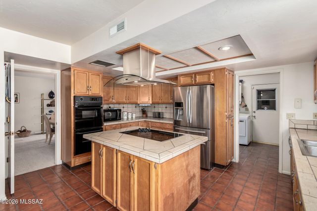 3842 N Calle Hondonada, Tucson, AZ 85750