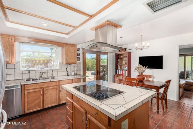 3842 N Calle Hondonada, Tucson, AZ 85750