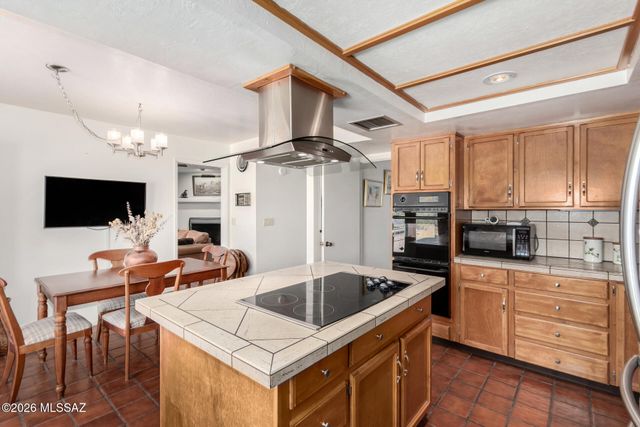 3842 N Calle Hondonada, Tucson, AZ 85750