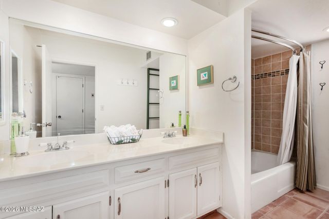 3842 N Calle Hondonada, Tucson, AZ 85750