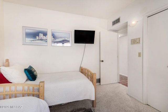 3842 N Calle Hondonada, Tucson, AZ 85750