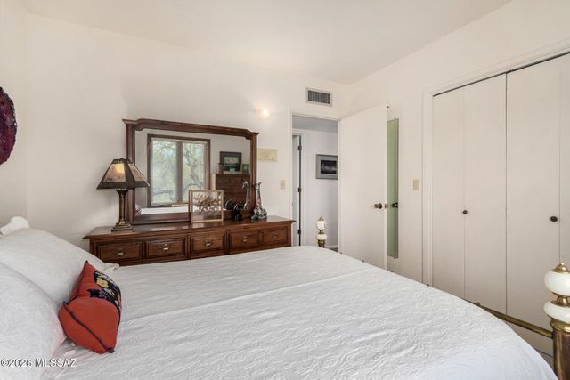 3842 N Calle Hondonada, Tucson, AZ 85750