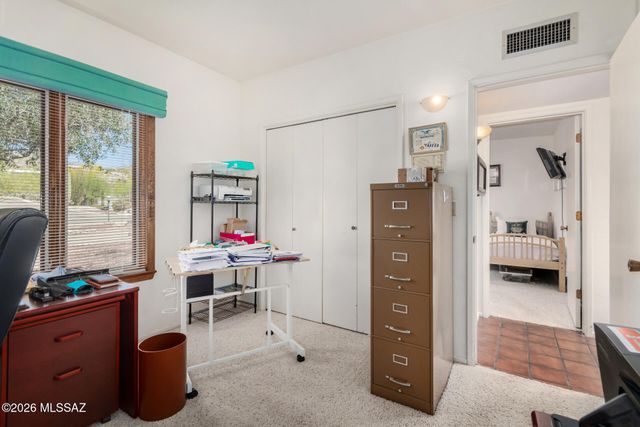 3842 N Calle Hondonada, Tucson, AZ 85750