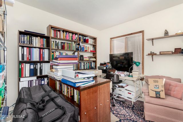 3842 N Calle Hondonada, Tucson, AZ 85750