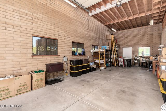 3842 N Calle Hondonada, Tucson, AZ 85750