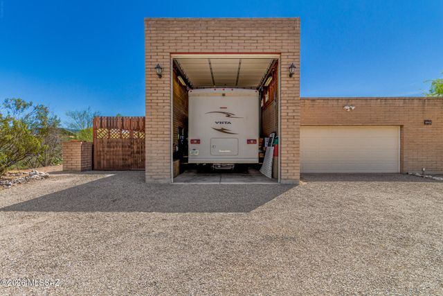 3842 N Calle Hondonada, Tucson, AZ 85750