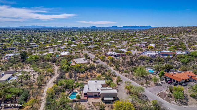 3842 N Calle Hondonada, Tucson, AZ 85750