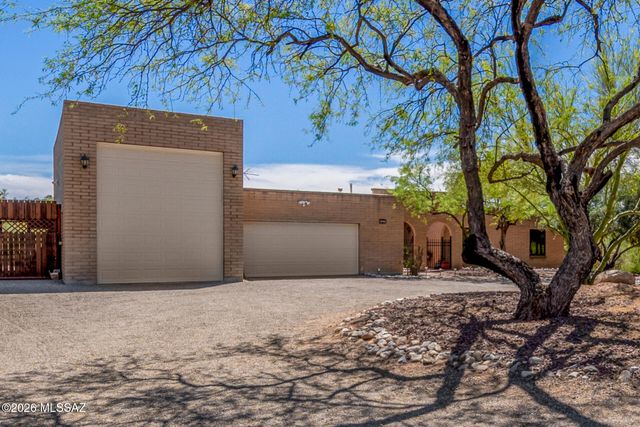 3842 N Calle Hondonada, Tucson, AZ 85750