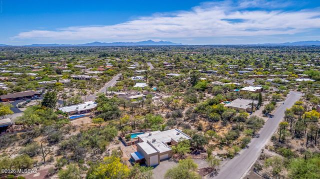3842 N Calle Hondonada, Tucson, AZ 85750