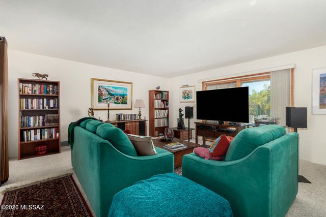 3842 N Calle Hondonada, Tucson, AZ 85750