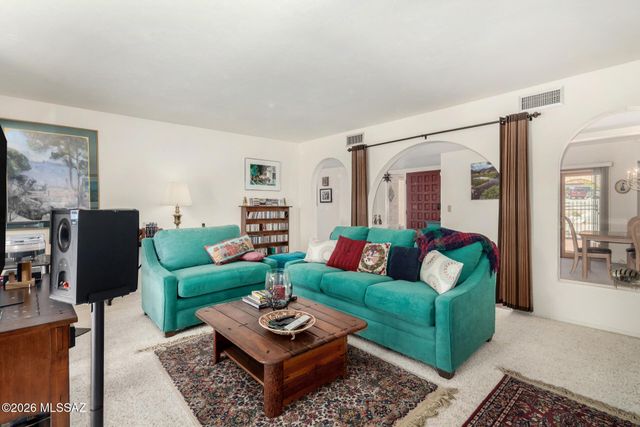 3842 N Calle Hondonada, Tucson, AZ 85750