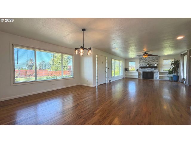 12550 Se 242ND Ave, Damascus, OR 97089