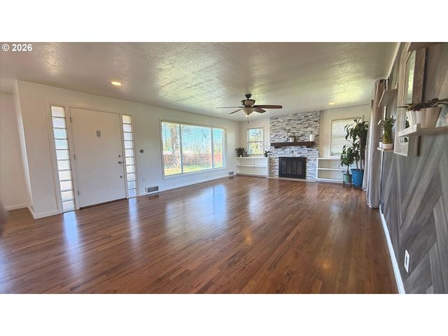 12550 Se 242ND Ave, Damascus, OR 97089