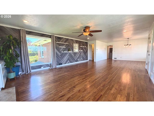 12550 Se 242ND Ave, Damascus, OR 97089