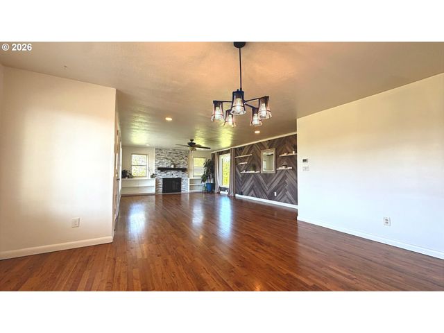 12550 Se 242ND Ave, Damascus, OR 97089