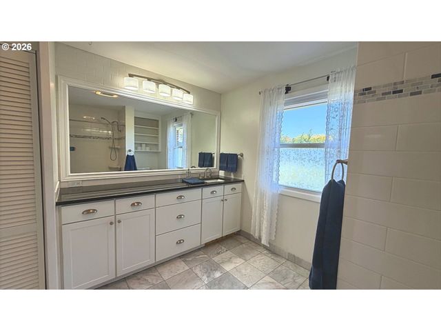 12550 Se 242ND Ave, Damascus, OR 97089