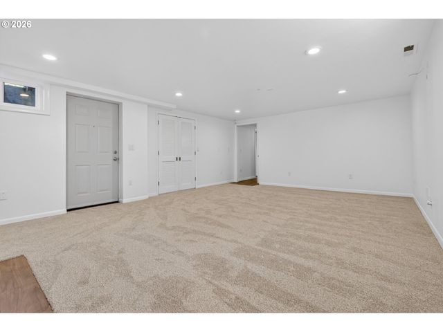 12550 Se 242ND Ave, Damascus, OR 97089