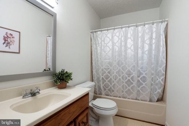 225 CEDAR CREEK DR, Harpers Ferry, WV 25425
