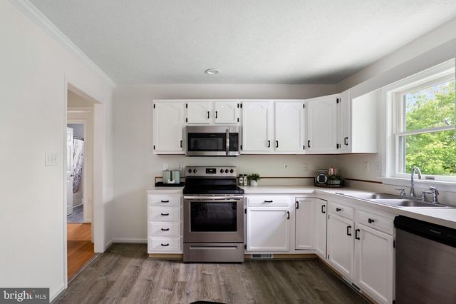 225 CEDAR CREEK DR, Harpers Ferry, WV 25425