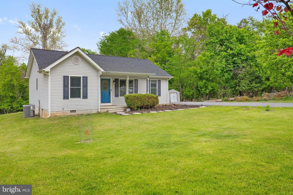 225 CEDAR CREEK DR, Harpers Ferry, WV 25425