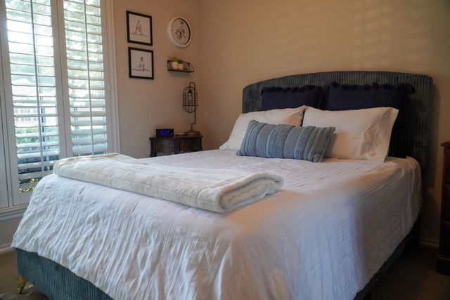837 Huebner Way, Burleson, TX 76028