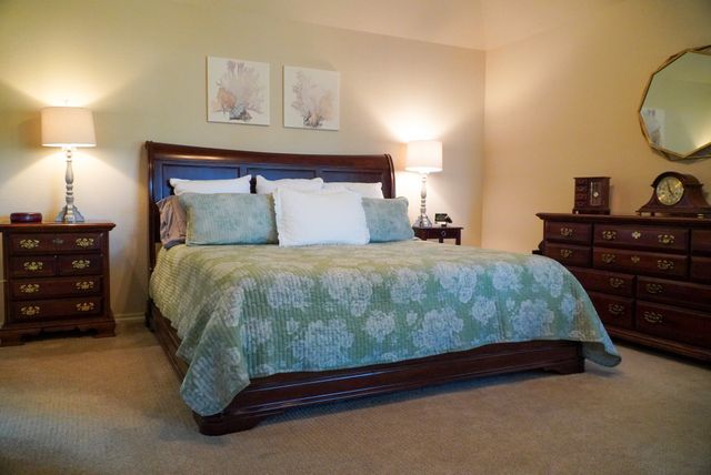 837 Huebner Way, Burleson, TX 76028