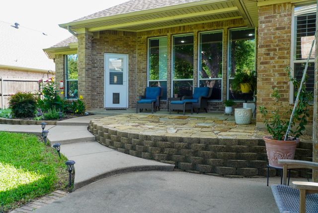 837 Huebner Way, Burleson, TX 76028