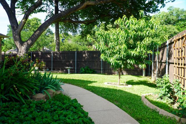 837 Huebner Way, Burleson, TX 76028