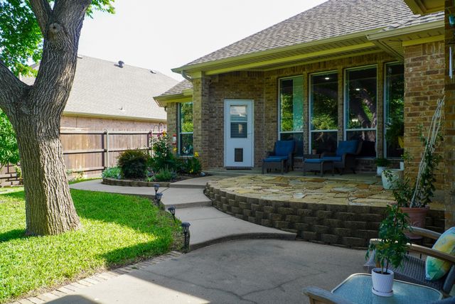 837 Huebner Way, Burleson, TX 76028