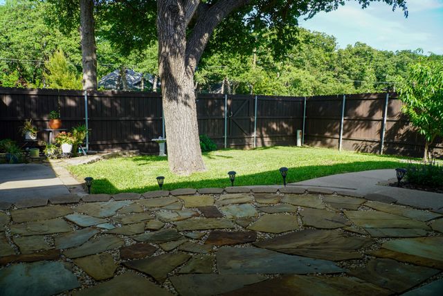 837 Huebner Way, Burleson, TX 76028