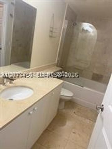170 SE 14th St 2006, Miami, FL 33131