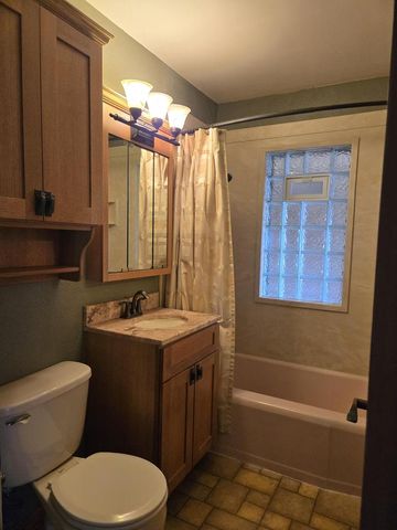 4300 Kinzie AVENUE, Racine, WI 53405
