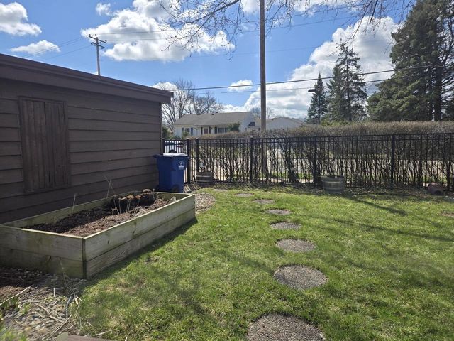 4300 Kinzie AVENUE, Racine, WI 53405