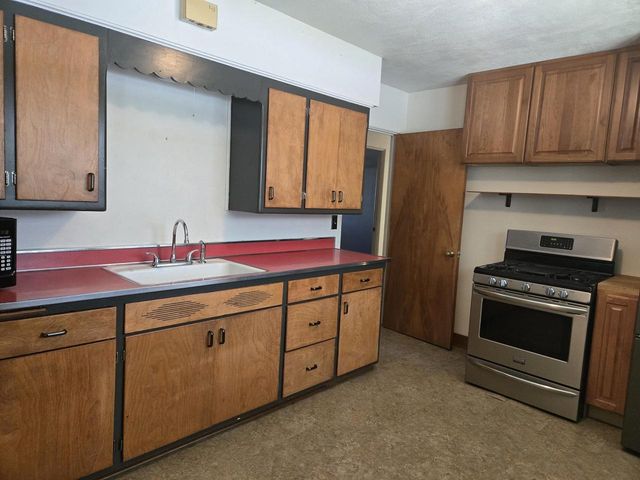 4300 Kinzie AVENUE, Racine, WI 53405