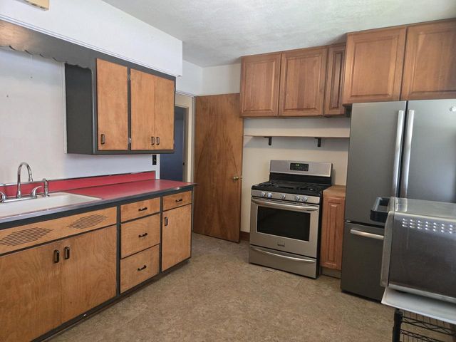 4300 Kinzie AVENUE, Racine, WI 53405