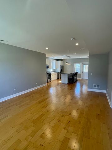 1986 Pine Street 1, Des Plaines, IL 60018