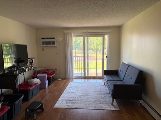 807 White Cedar Boulevard, Portsmouth, NH 03801