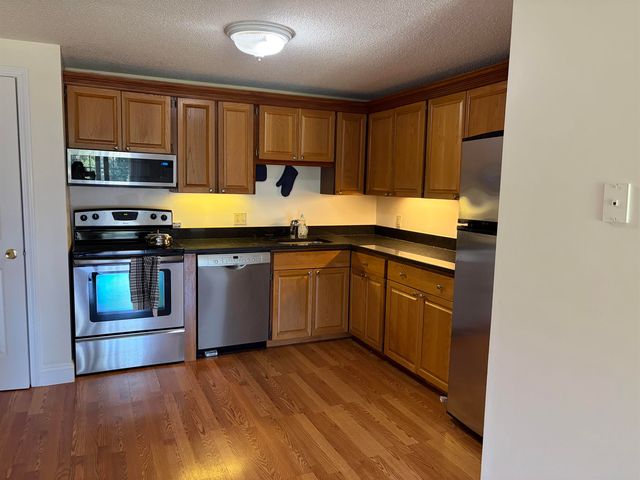807 White Cedar Boulevard, Portsmouth, NH 03801