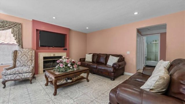 2208 Coachman Circle, Corona, CA 92881