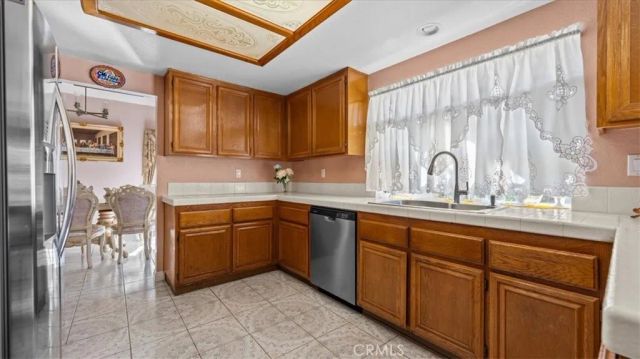 2208 Coachman Circle, Corona, CA 92881
