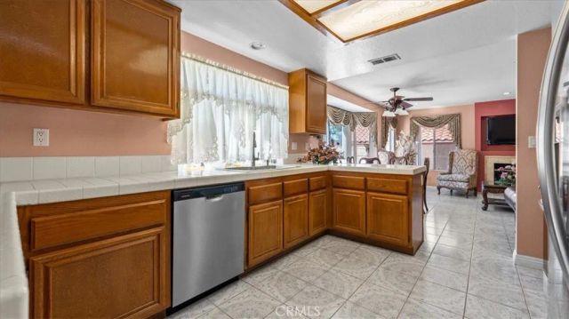 2208 Coachman Circle, Corona, CA 92881