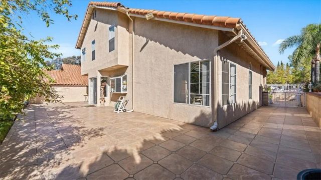 2208 Coachman Circle, Corona, CA 92881